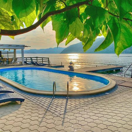 Exclusive Villa Ieşelniţa Kültér fotó
