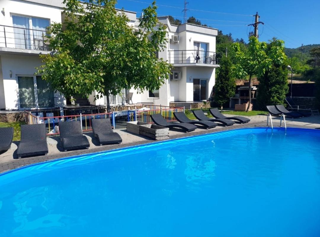 Exclusive Villa Ieşelniţa Kültér fotó