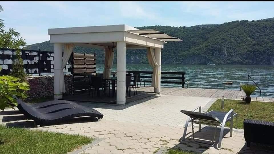 Exclusive Villa Ieşelniţa Kültér fotó