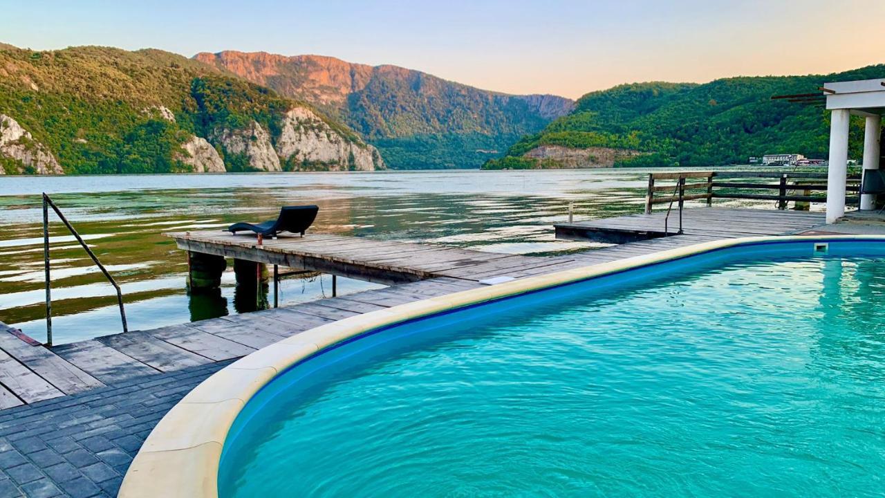 Exclusive Villa Ieşelniţa Kültér fotó