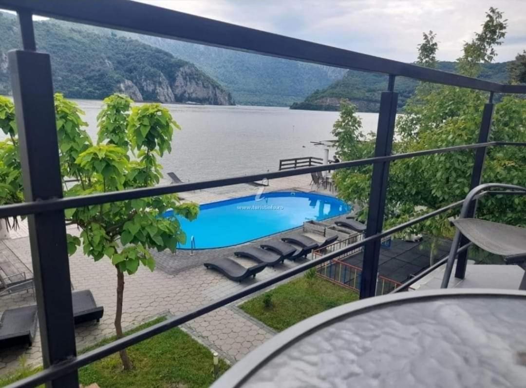 Exclusive Villa Ieşelniţa Kültér fotó