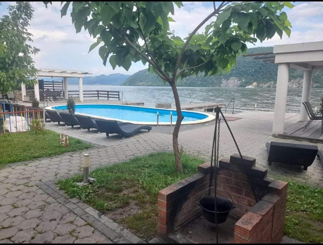 Exclusive Villa Ieşelniţa Kültér fotó
