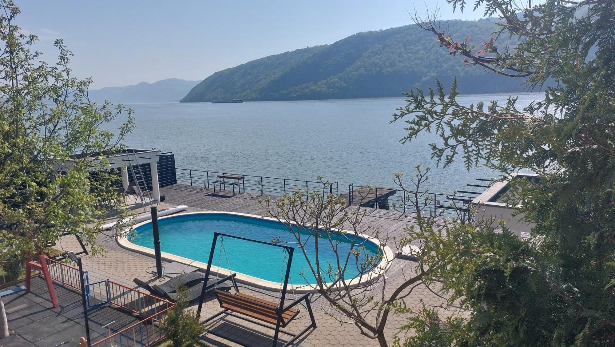 Exclusive Villa Ieşelniţa Kültér fotó